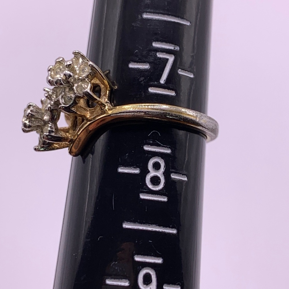 Elegant Gold and Crystal Floral Ring, Size 7.5 - Picture 2 of 5